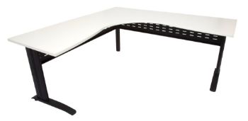 Picture of Corner Workstation Desk - Span Leg 1500 x 1500 x 700mm - Executive Span Range